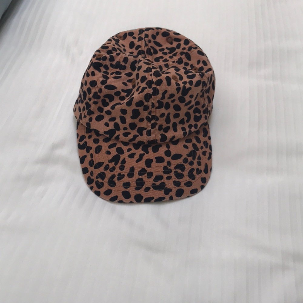 Leopard cap
